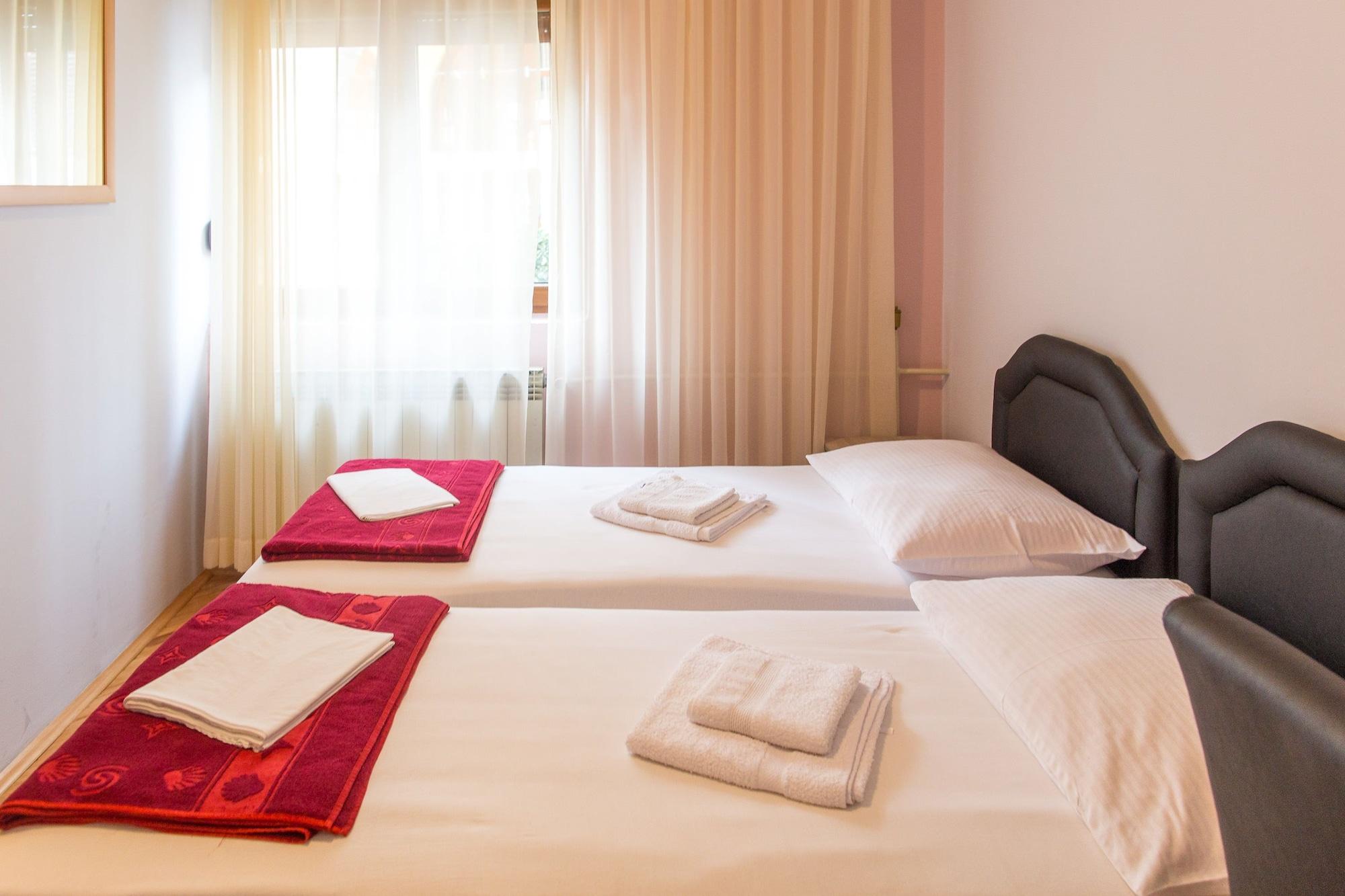 Guesthouse Blue Coast 부드바 외부 사진