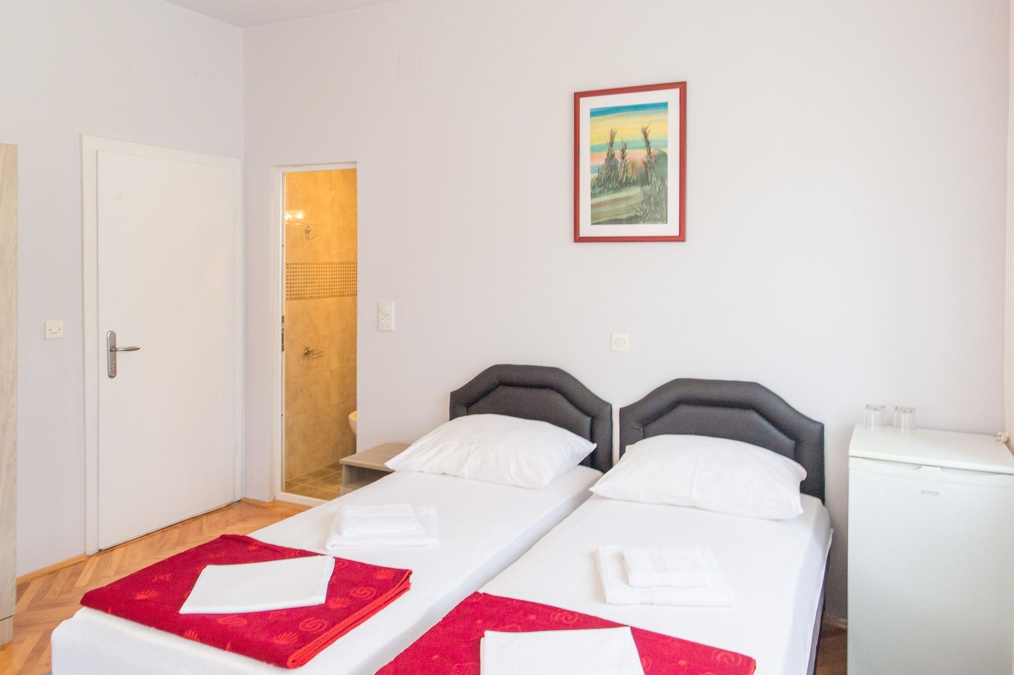 Guesthouse Blue Coast 부드바 외부 사진