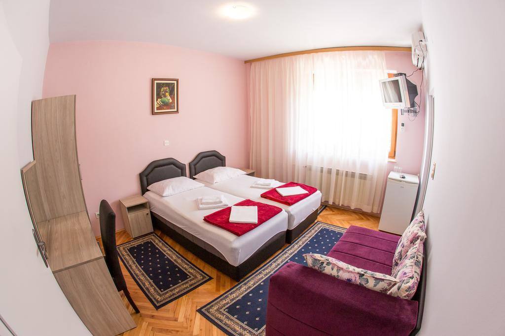 Guesthouse Blue Coast 부드바 외부 사진